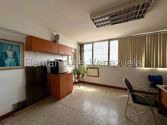 Oficina En Venta Barquisimeto Centro Codigo 2  5  1  5  3  9  4 Mildred Oficina En Zona Previligiada   Estratégica Cerca De Importantes Entes Públicos Y Privados, Como El Edificio Nacional, Tribunales
