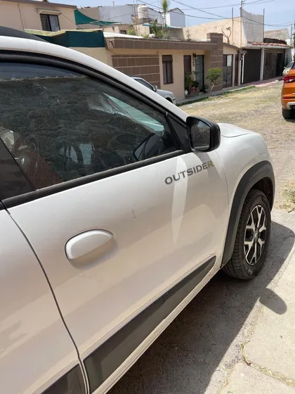 Renault Kwid 1.0 Outsider