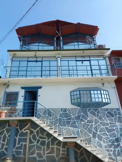 Casa De 3 Pisos/250 Mtrs.2/alberca/céntrica/ Propiedad Privd