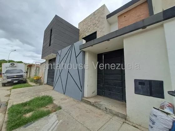 Casa En Venta En Cagua Aragua 25-22967 Irrr