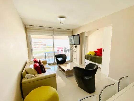 Venta Apartamento Dos Dormitorios Y Medio  - Playa Brava - Punta Del Este