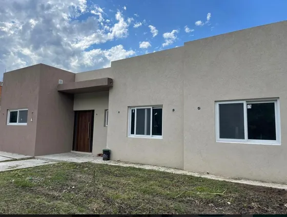 Casa En  Venta 3 Dormitorios Club De Campo Casuarinas Pilar Apto Credito 