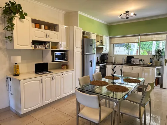 Casa 4 Ambientes Con Cochera Venta Quilmes Oeste