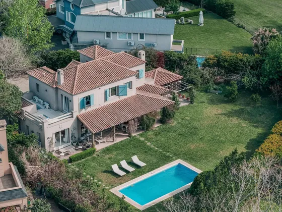 Casa Estilo Toscano En Ayres De Pilar
