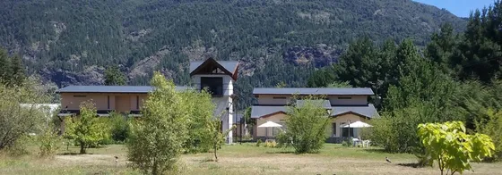 Cabañas / Hotel En  Venta Vista A Las Montañas A Cudaras De La Laguna Huemul
