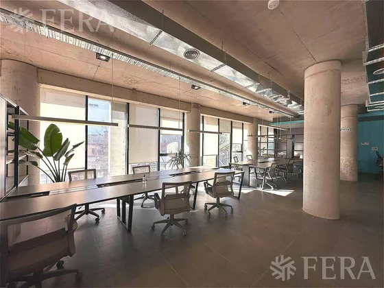 Alquiler Oficina De 500 M2 Coworking En Parque Patricios