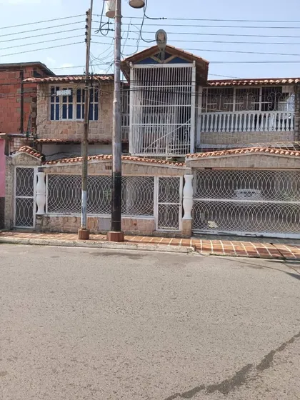 Tu Casa Soñada, Amplia Y Confortable, Un Espacio De 503.79mt2...