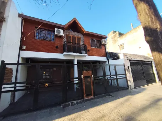 Venta/ph/5 Ambientes/aptocredito/cochera/patio/parrilla/permuta/mataderos