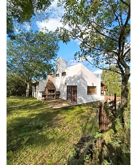 Casa En Tanti En Venta A Mts Del Rio