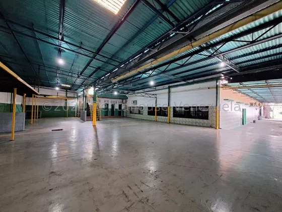 Galpon Con Local Comercial, Oficinas Y Deposito En La Av Bolivar De Maracay. 25-6959  More