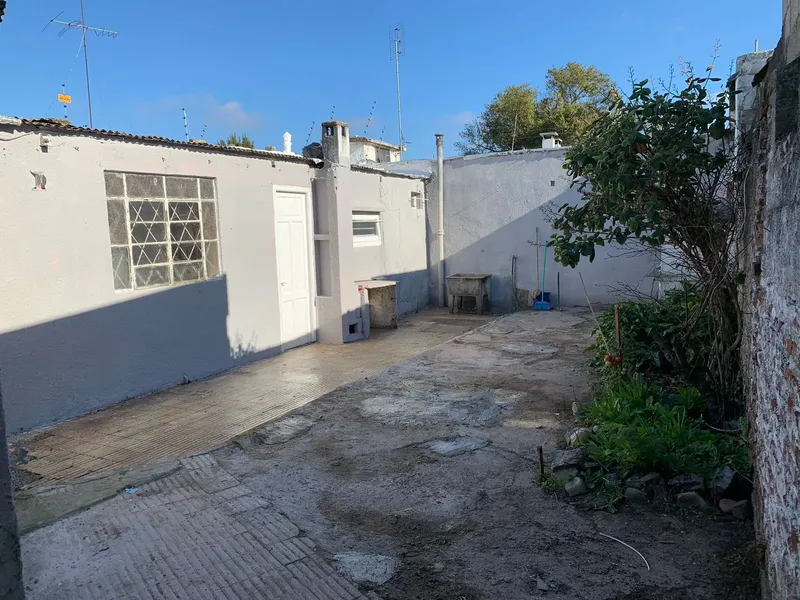 Alquiler Casa Dueño Directo $ 25.000 , Casa Independiente Al Fondo Union Buceo A 5 Cuadras De Avda,italia Y Comercio , 4 Ambientes , Patio , Baño Y Parrilla, Muy Luminosa , Refaccionada. Sin Cochera