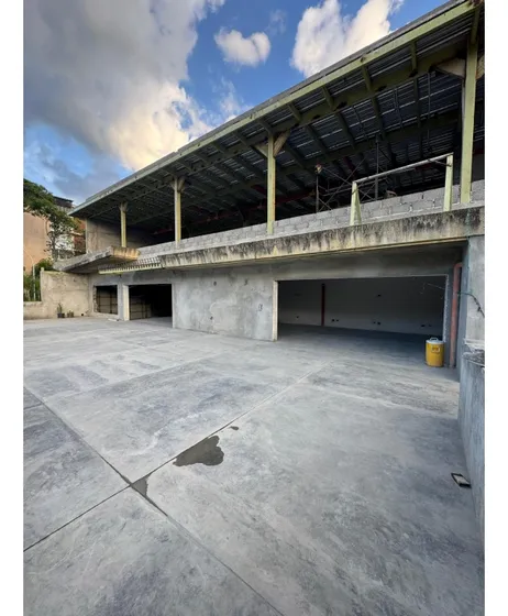 Se Vende Casa Comercial 1600m² Chuao