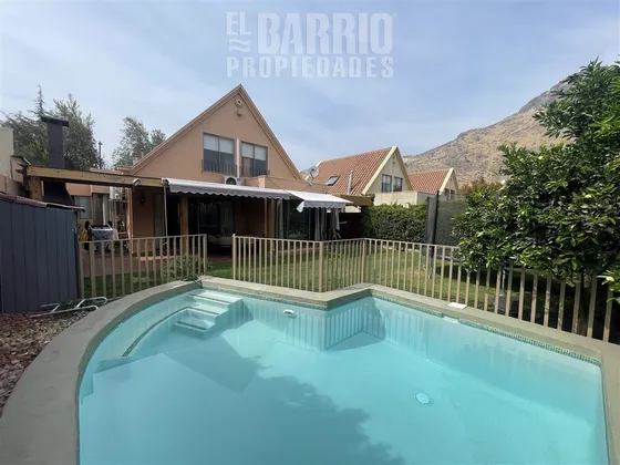 Casa En Venta De 3 Dorm. En Chicureo