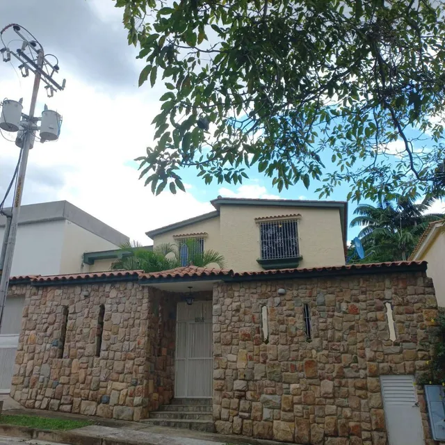 Venta De Casa En  Prebo Iii. Calle Cerrada Con Doble Vigilancia