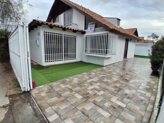 Casa Full Remodelada Sin Comision Cerca Plaza Vespucio  