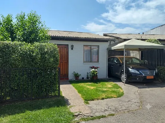 Casa En Venta 2d1b Con Amplio Patio - En Condominio.