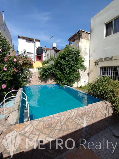 Casa En Venta De 5 Ambientes En Caseros