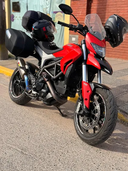 Ducati Hyperstrada 821 , No Hypermotard No Multistrada 