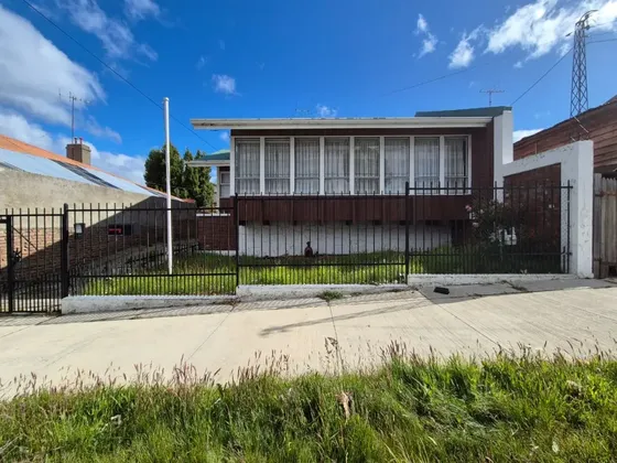Hermosa Casa Con Patio Grande