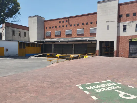 Bodega En Arriendo En Alquería. Cod A1614381