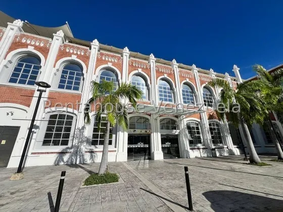 Excelente Local En Venta, Cc Estación Central, A. Constitucion, Maracay, 25-6108 Mv