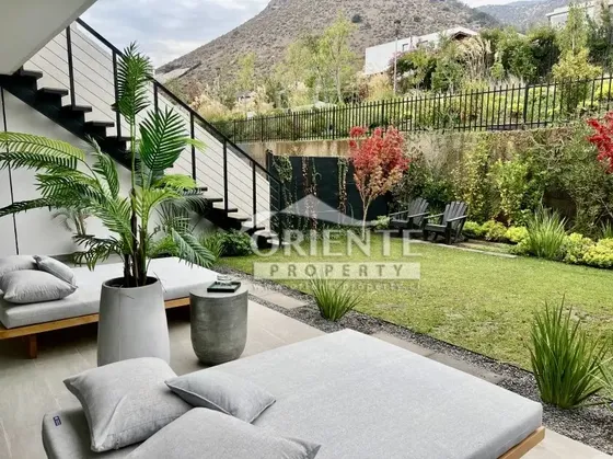 San Carlos De Apoquindo, Las Condes  Townhouse  Triplex