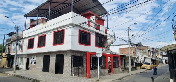 Vendo Casa Esquinera Barrio La Fortaleza