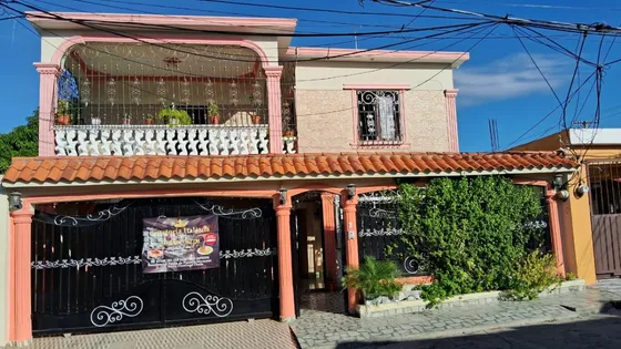 Vendo Casa De Dos Niveles Individuales Una Arriba Y Otra Abajo, Ubicada En Prado De Pantoja, Santo Domingo Oeste, República Dominicana