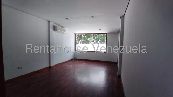 Hermoso Y Cómodo Local- Oficina En Alquiler En Quinta En Chuao - Mls#25-7496 - Jca