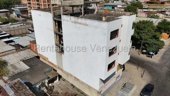 Edificio En Venta Ubicado En El Centro De Maracay, Fvina 25-18464