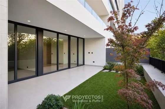 Departamento Con Jardín Privado Y Amplia Terraza