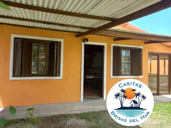 Alquilo Casas, En El Chuy,  En La Barra (alvorada)a 3 Cuadras De La Playa