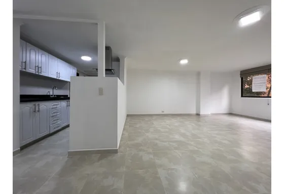 Apartamento Amplio Segundo Parque Laureles Ubicacion 2 Parqueaderos
