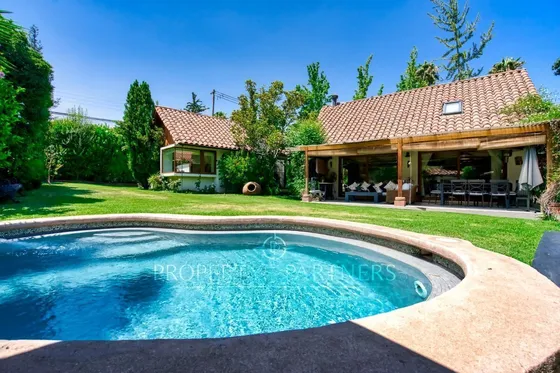 Casa Estilo Colonial Con Gran Terreno, San Carlos ...