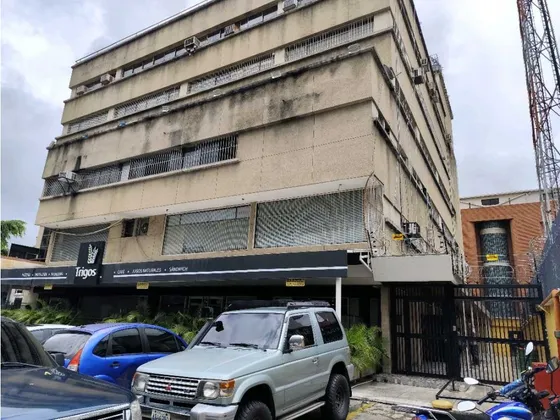 Se Vende Oficina Comercial 517m2 La Trinidad 0620