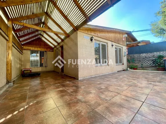 Casa En Venta De 3 Dorm. En Maipú Cerca A Metro Las Parcelas