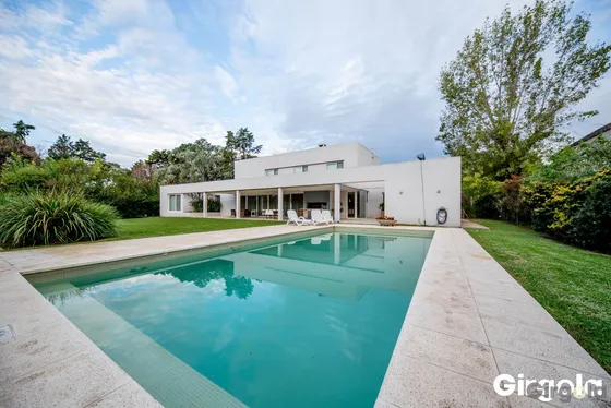 Venta Casa 5 Dormitorios San Diego Con Cochera