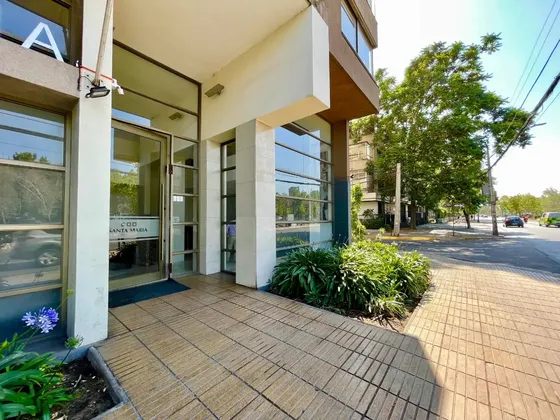 Venta Dpto De 1 Dormitorio, Amplio, Parque, Metro, Recoleta.