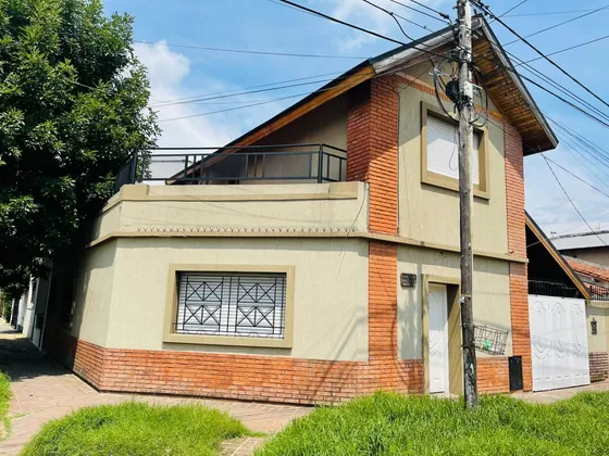 Oportunidad Venta Casa 4 Ambientes En Castelar Norte