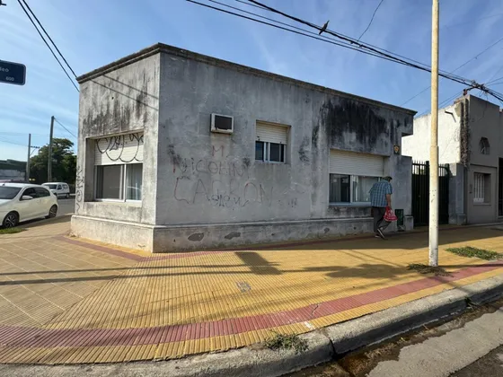 Venta De Casa En Montevideo Y 9 De Julio!!!!