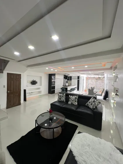Townhouse Moderno Res. San Rafael San Diego. L.m