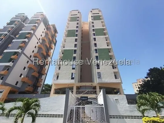 Alquila Este Magnífico Apartamento A Estrenar En La Zona Centro De Maracay 25-23496 Mfc