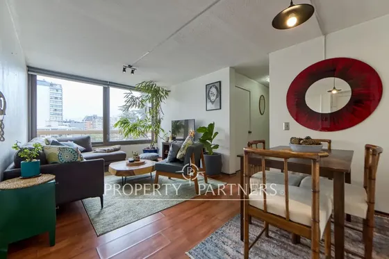 Departamento Acogedor Y Funcional En Eje Irarrázav...
