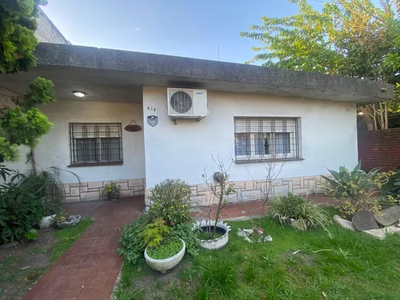 Casa Americana En Venta 2 Dormitorios Fondo Libre Ituzaingo Norte