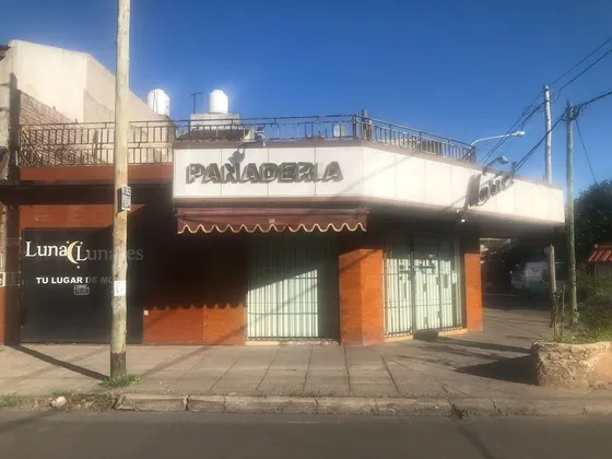 Venta Panaderia Y Departamento  En Isidro Casanova