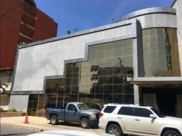 Venta De Lujoso Local Comercial En Porlamar  Isla De Margarita. (f.r)