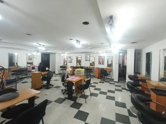 Se Vende Fondo De Comercio / Las Mercedes/ 132 Mts2 / 2 Baños/ Cocina/comedor/