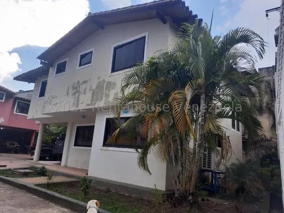 Fabuloso Townhouse En Venta Ubicado En San Juan De Los Morros Urb Antonio Miguel Martínez Db #23-11246