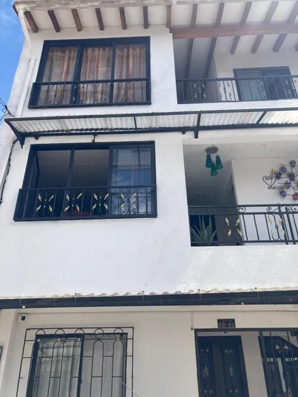 Oportunidad De Negocio, Vendo Casa Con Apartaestudio En Rionegro 