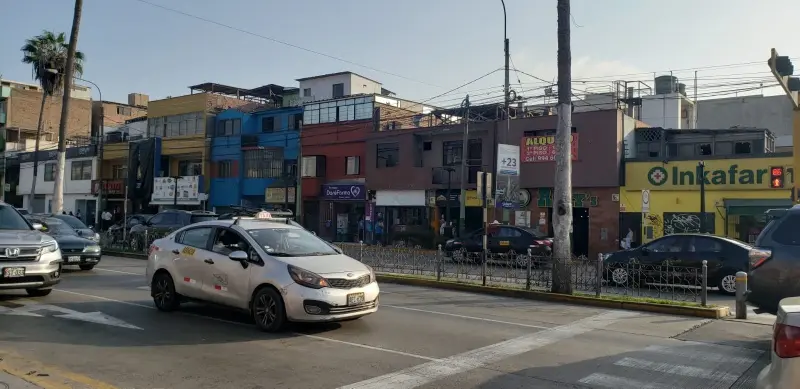Alquilo Local Comercial Av. Huaylas Chorrillos